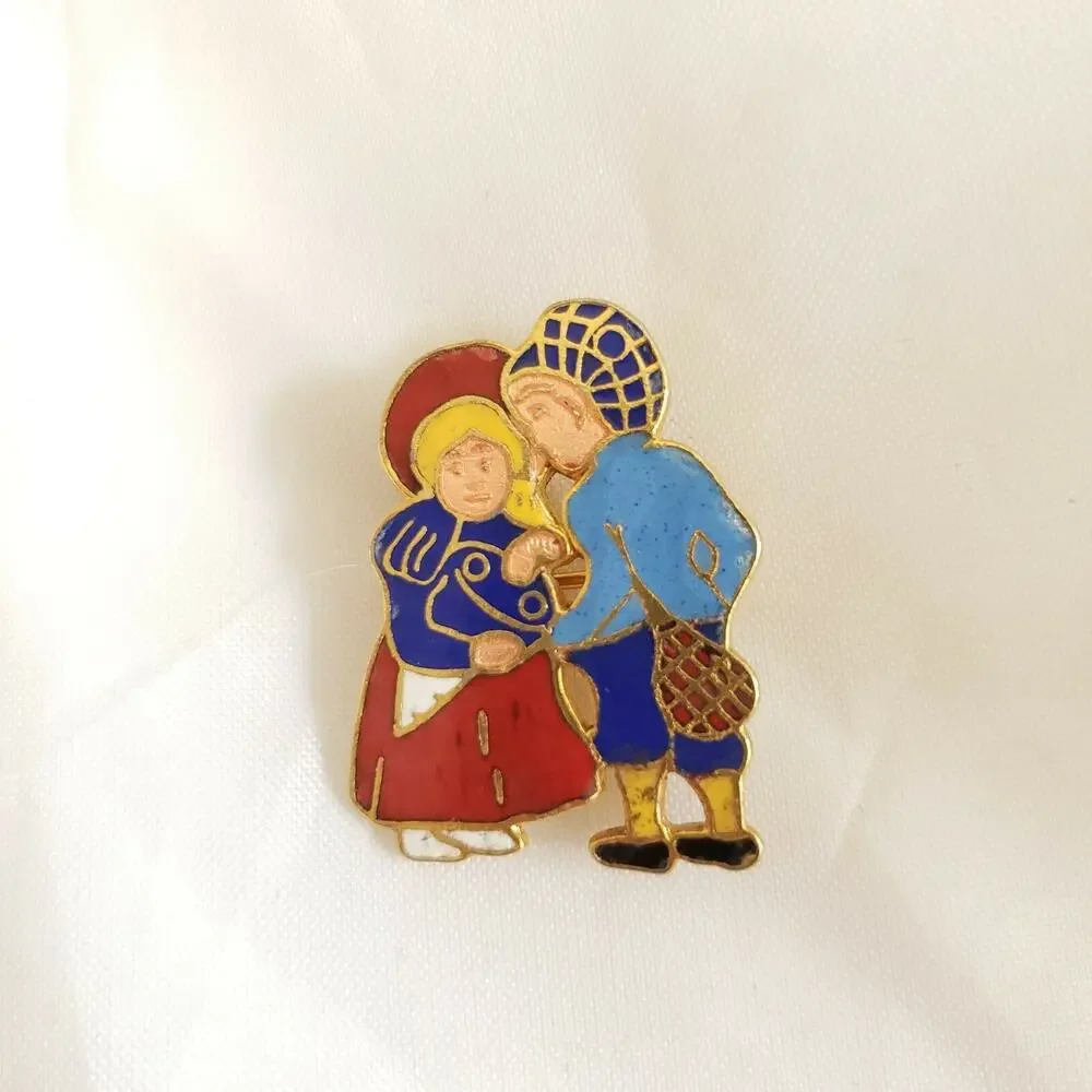 Unbranded vintage enameled
